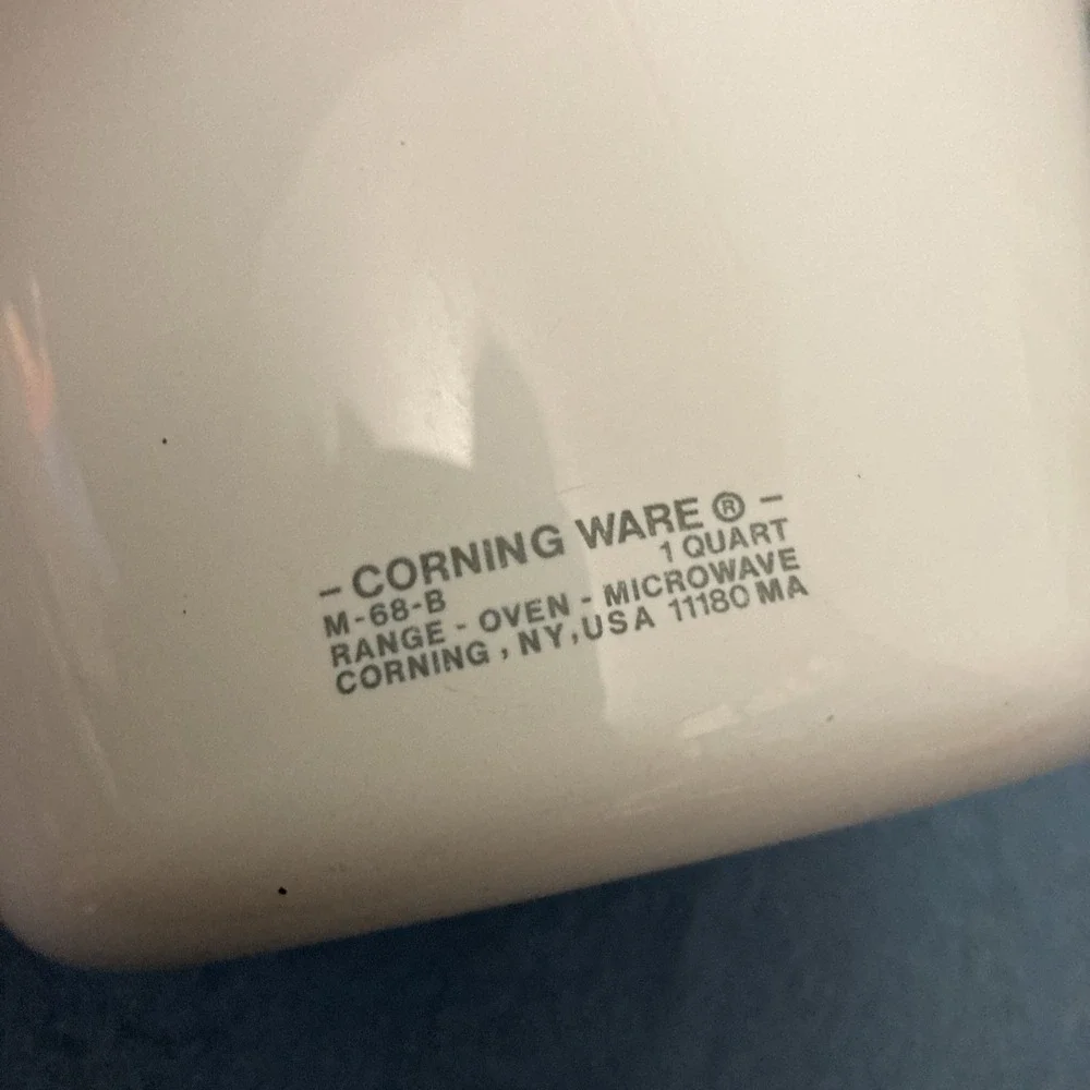 Corning Ware White Dual Spout 1 Quart Suce Pan (M-68-B) w/Interior Measure Marks